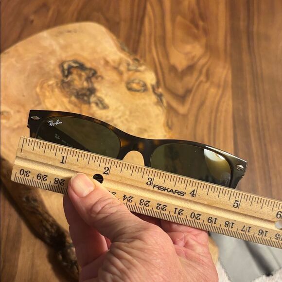 Ray-Ban New Wayfarer Tortoise Shell Sunglasses - Picture 7 of 9